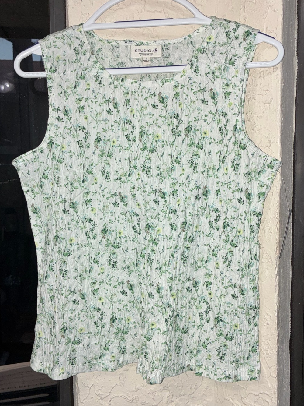 bobeau White Floral Ribbed Tank with Green Print